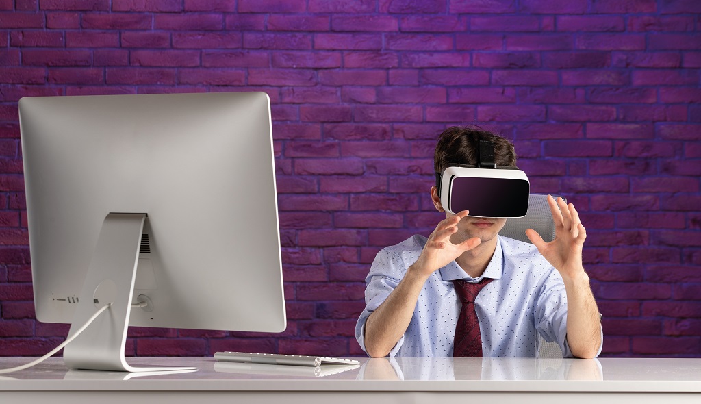 How to Utilize VR in Corporate Training
